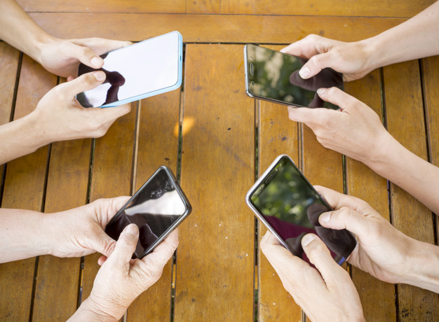 mains smartphones